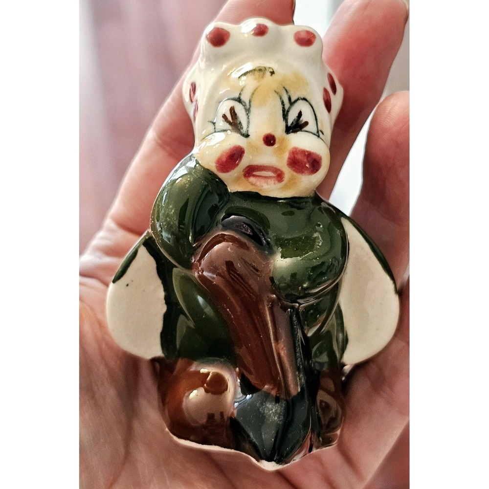 Vintage 1940s Anthropomorphic Bee Couple, Salt and Pepper Shakers, Made in Japan - Picture 7 of 8